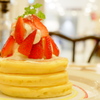 至福のデザート**strawberry pancake**