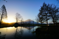 朝日で輝く富士山