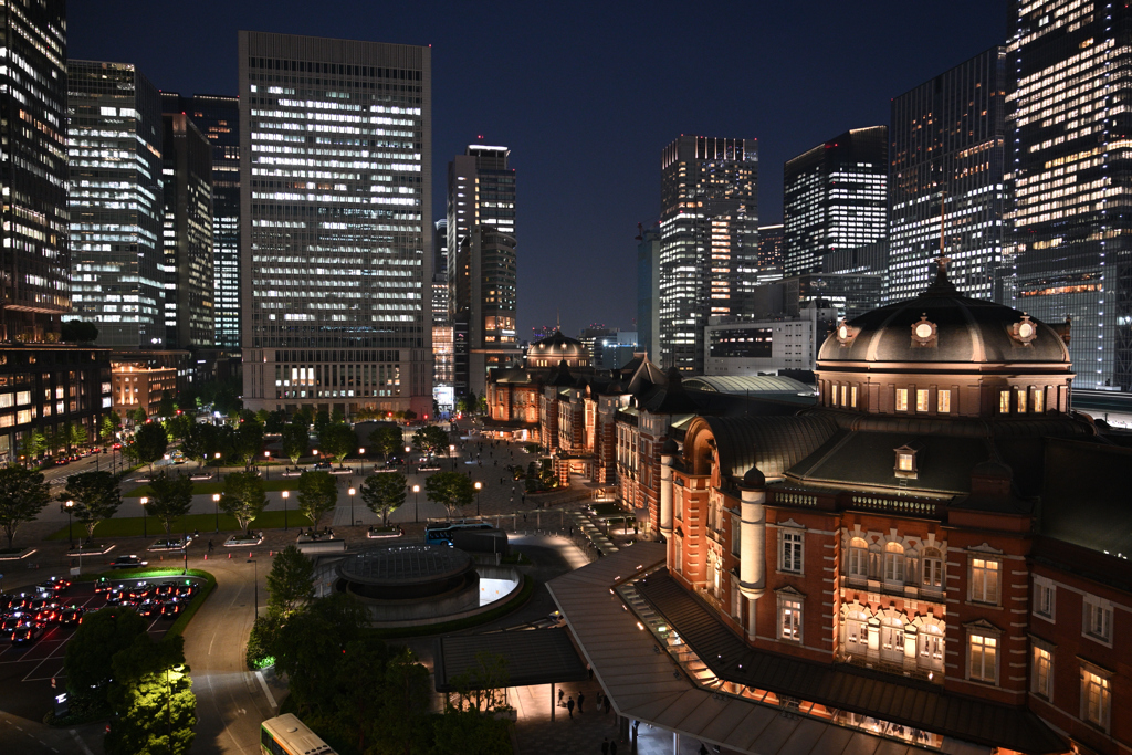平日の東京駅
