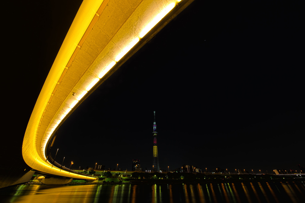 東京スカイツリー　ベルギー国旗ライティング