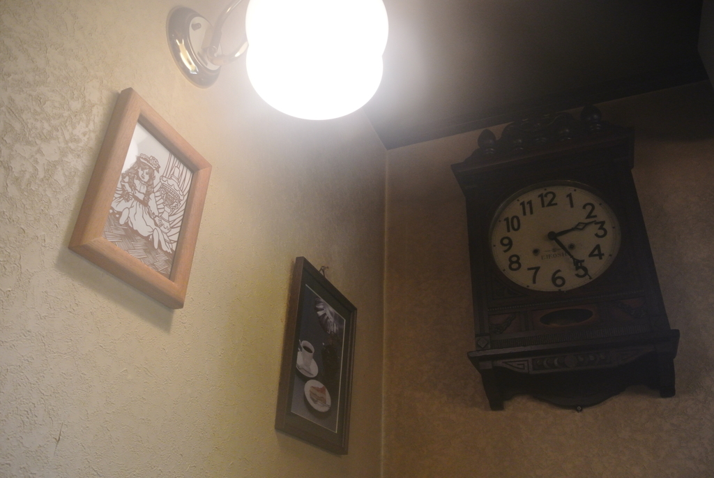とある喫茶店内の一角