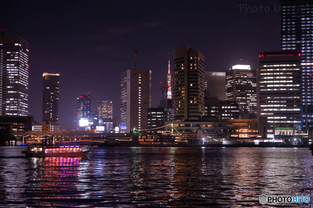 東京タワーと舟