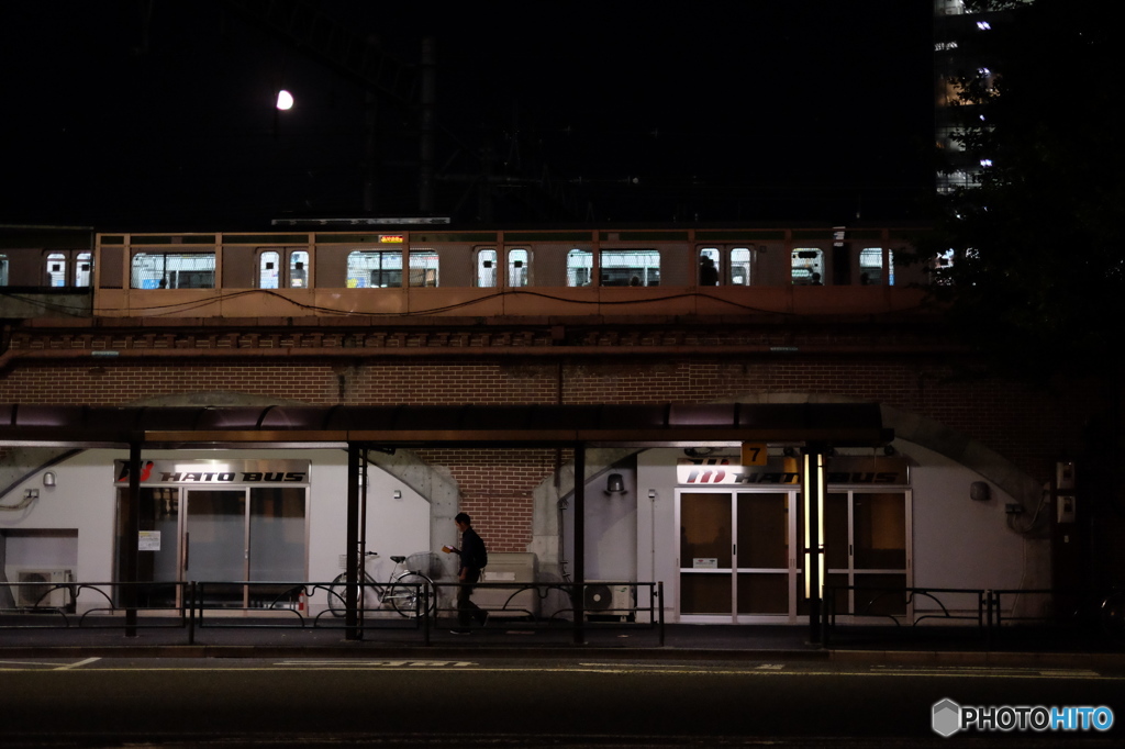 東京駅の夜景14 HATO BUS