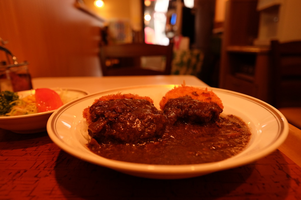 メンチカツとクリームコロッケのカレー