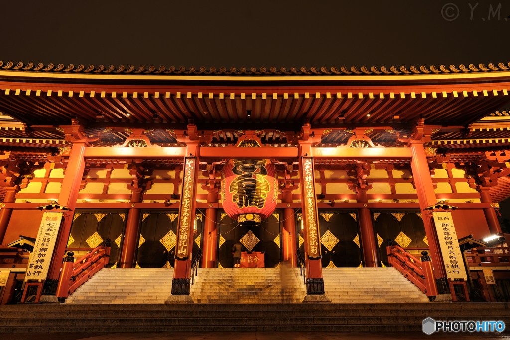 雨上がり夜の浅草寺1