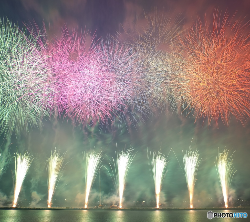 市川花火大会1 色鮮やかな大輪