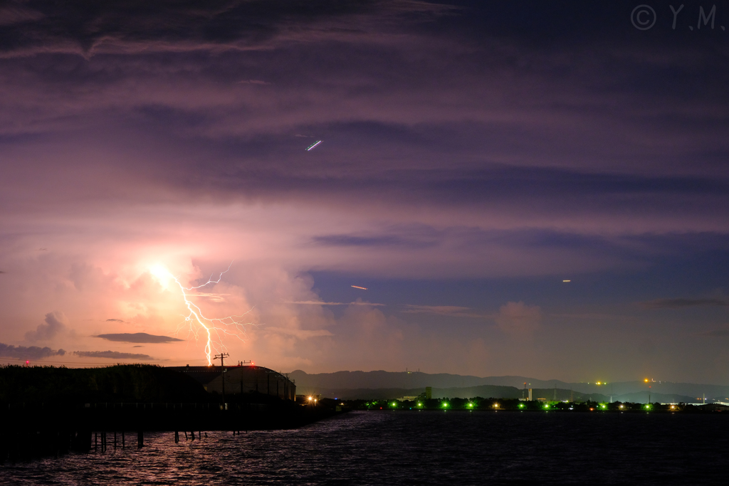 対岸の雷