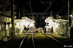 夜の踏切