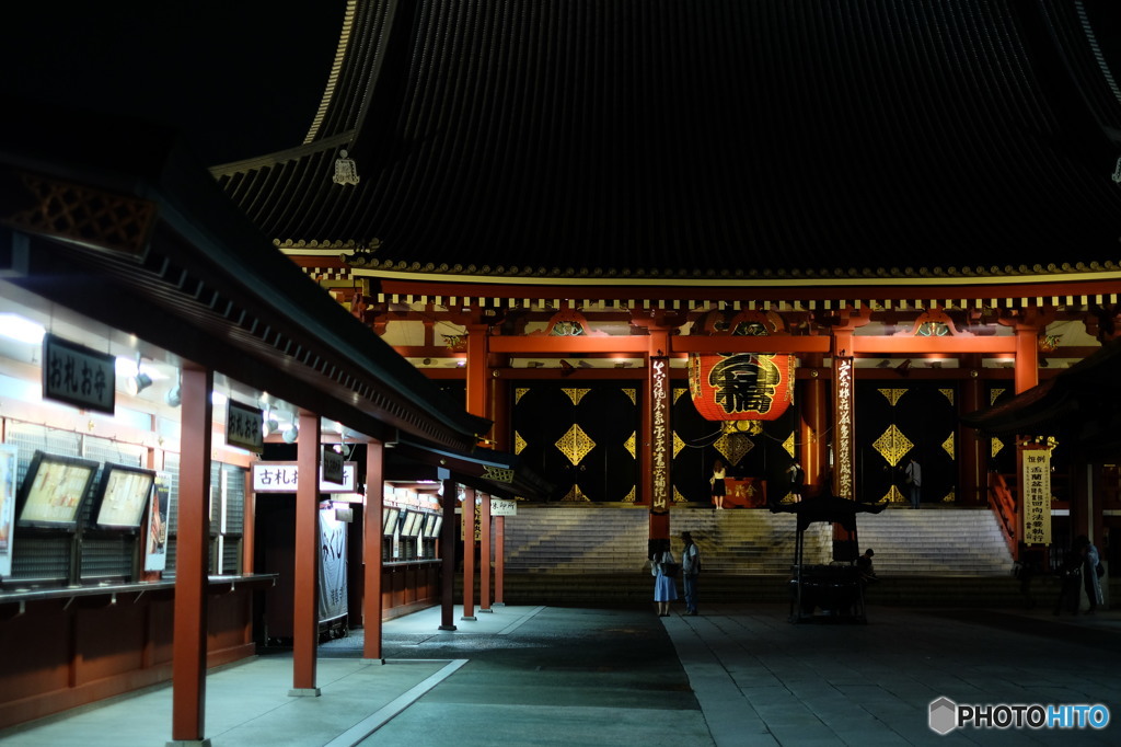 浅草寺10 夜の参拝