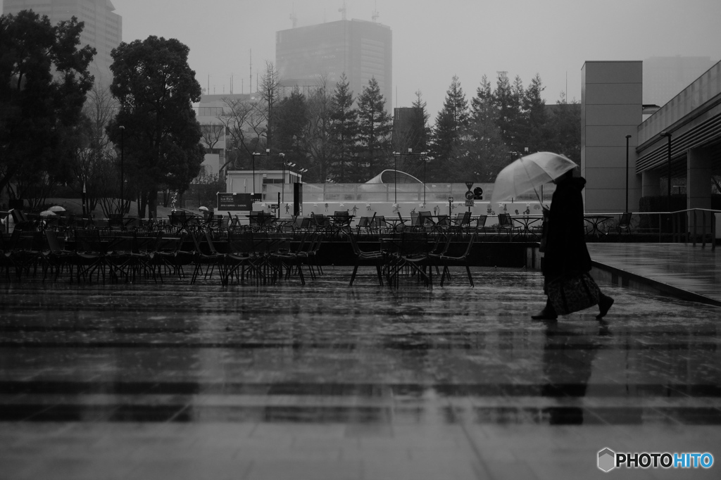 雨の中