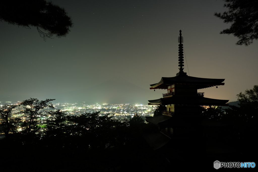 新倉浅間神社の夜景