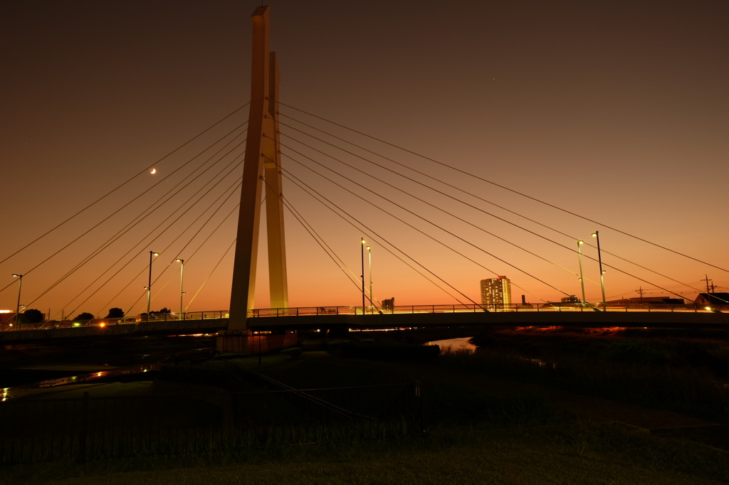 夕暮れ時の橋2