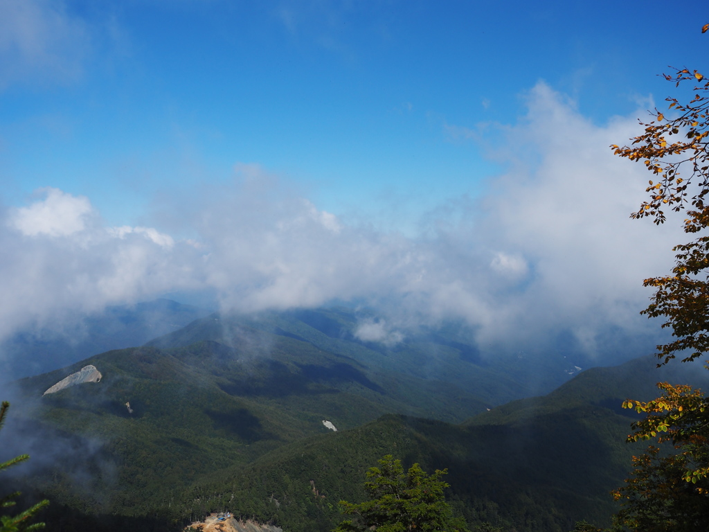 二児山山頂より