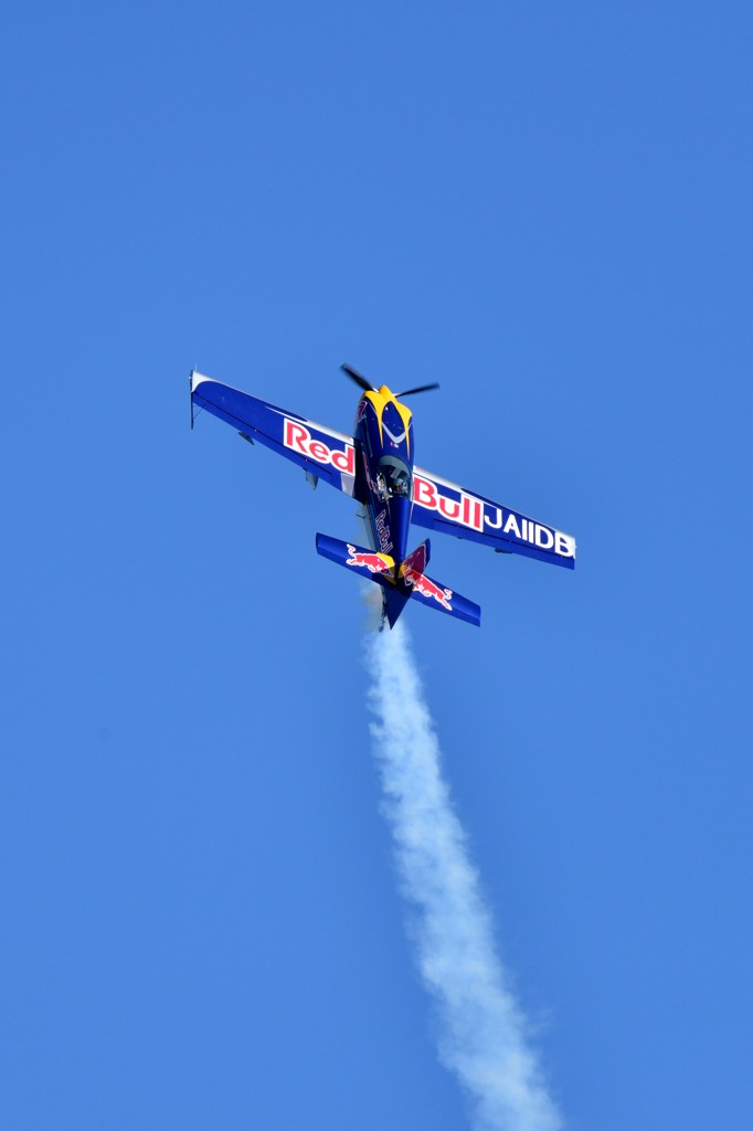 Red Bull Extra 300S (7)