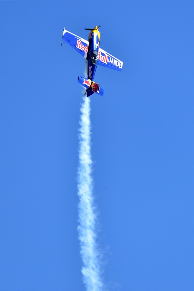 Red Bull Extra 300S (1)