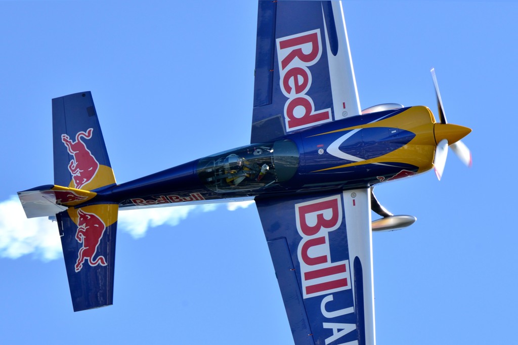 Red Bull Extra 300S (11)