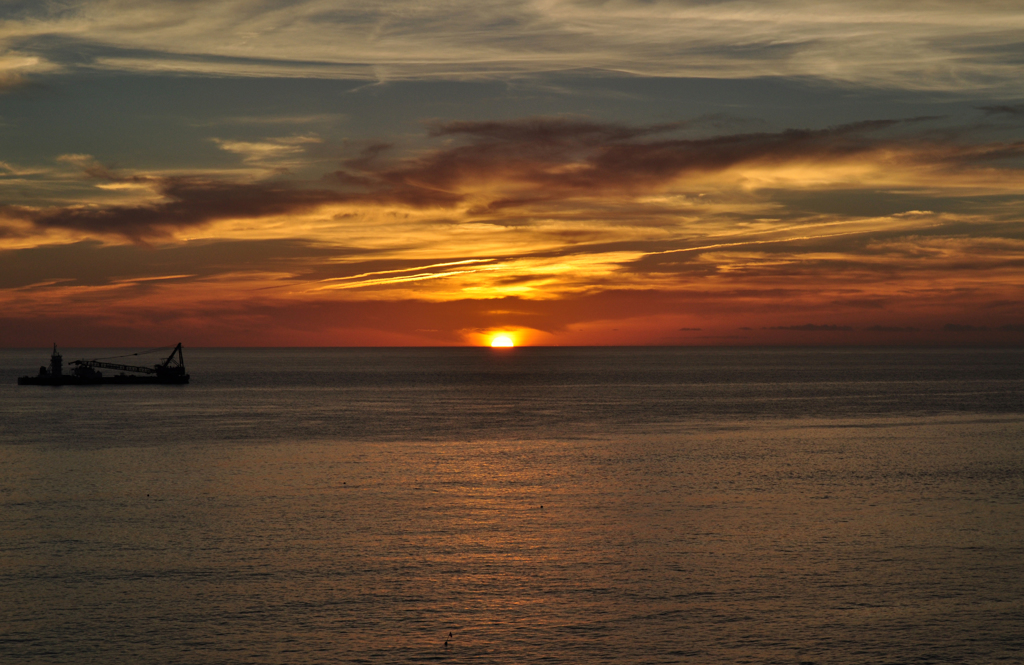 神津島　前浜海岸からの夕日　その２