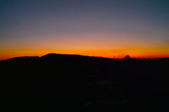 草原の夕暮れ　阿蘇外輪山