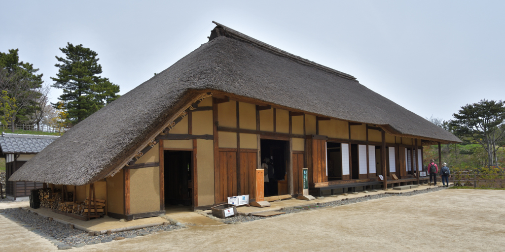 豪農の茅葺き