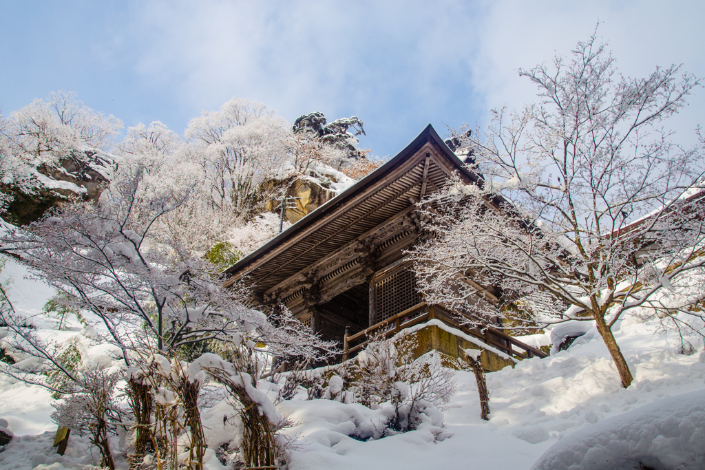 雪景　仁王門