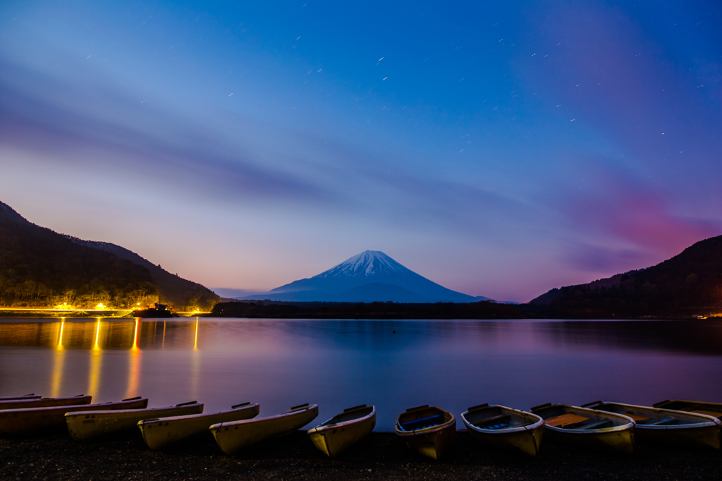 暁の精進湖