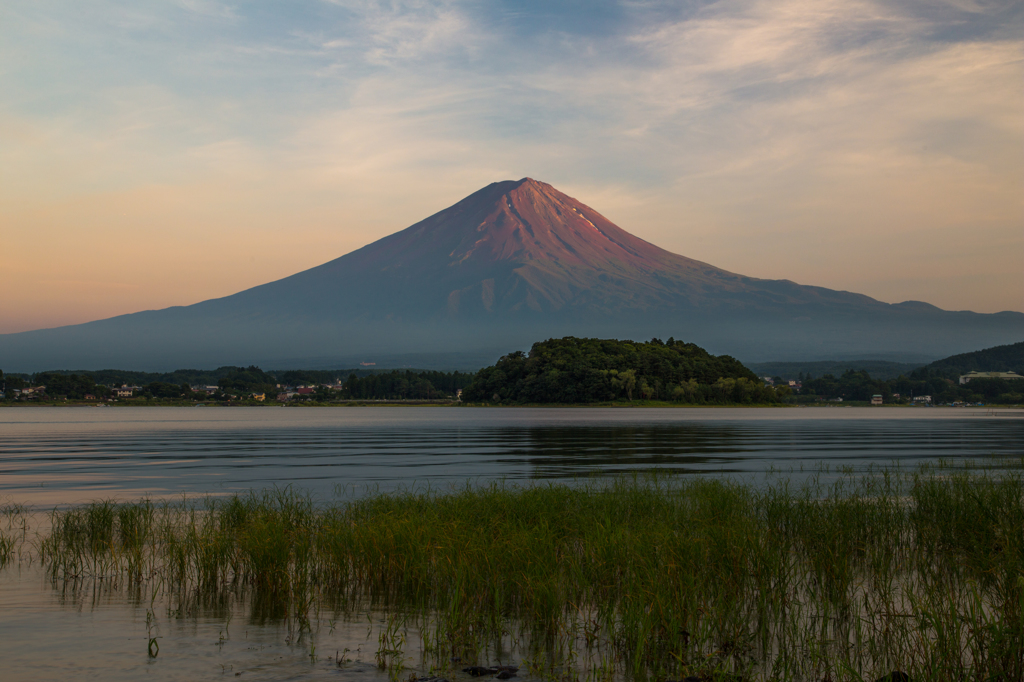 夏の富士を赤く染め
