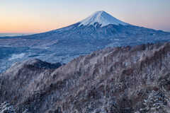 峠の朝