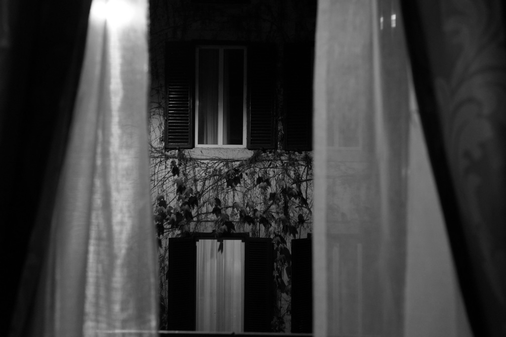 MONOCHROME  ITALIA