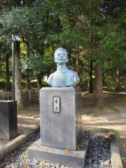 魯迅胸像（仙台市博物館）
