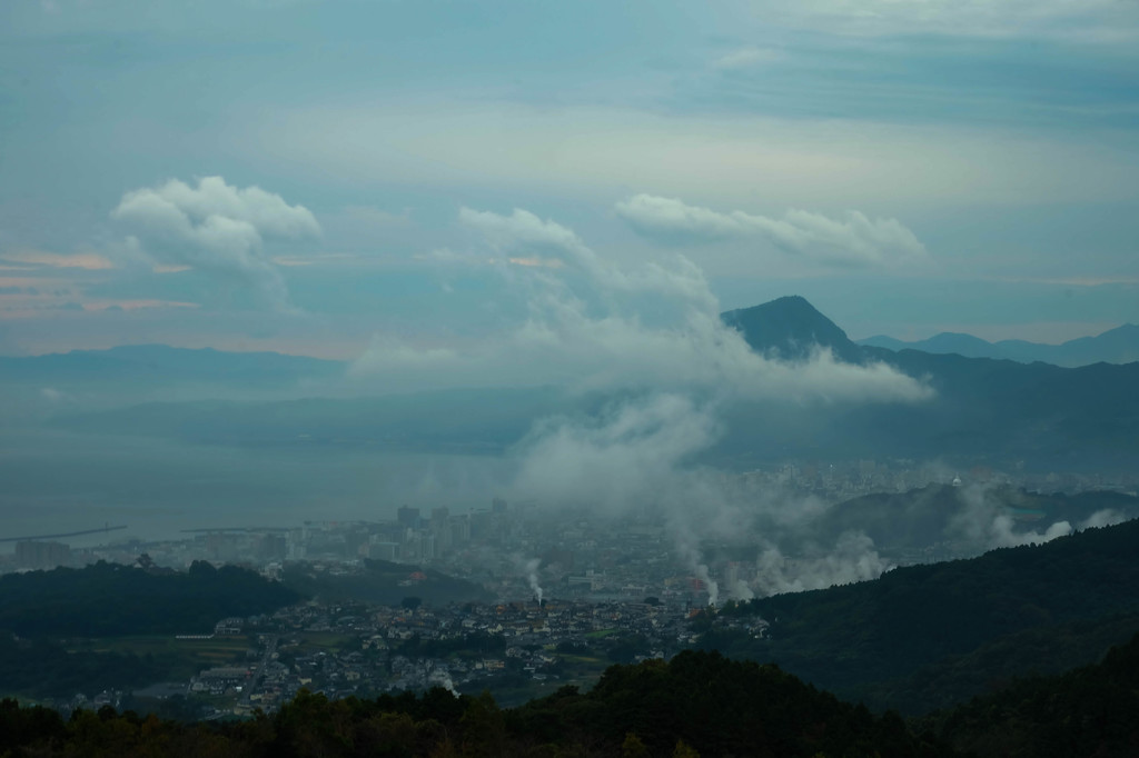 湯の町の朝