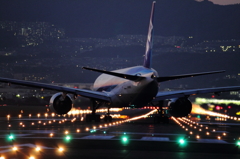 夕暮れ時の滑走路