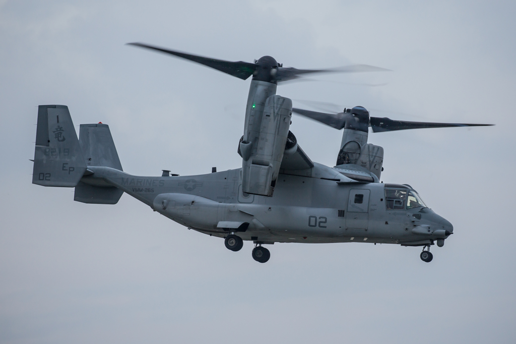 小牧の空にオスプレイ