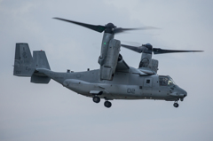 小牧の空にオスプレイ