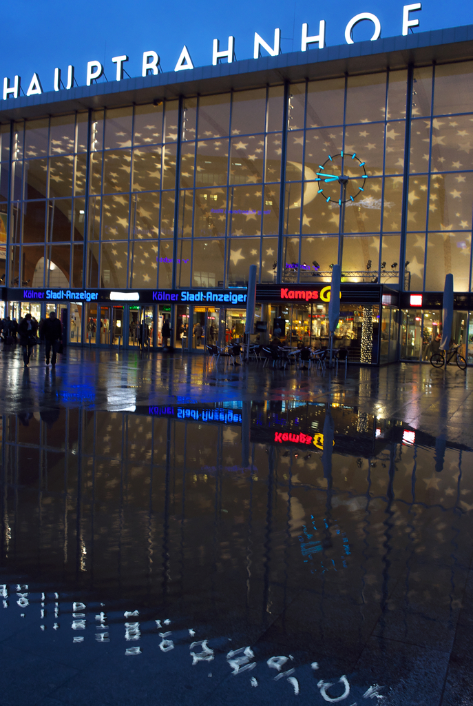 雨上がりのケルン中央駅