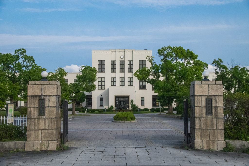 豊郷小学校　