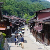 旧街道を走るニュービートル