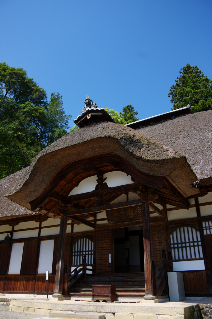 迫力の破風～別所温泉常楽寺～