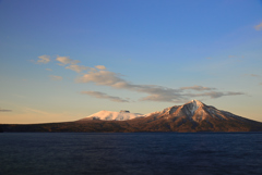 早朝の風不死岳と樽前山