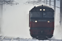 雪を切り裂き