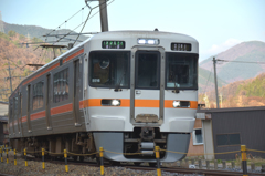 普通　中津川行き