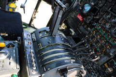 C-130 のスロットルレバー 