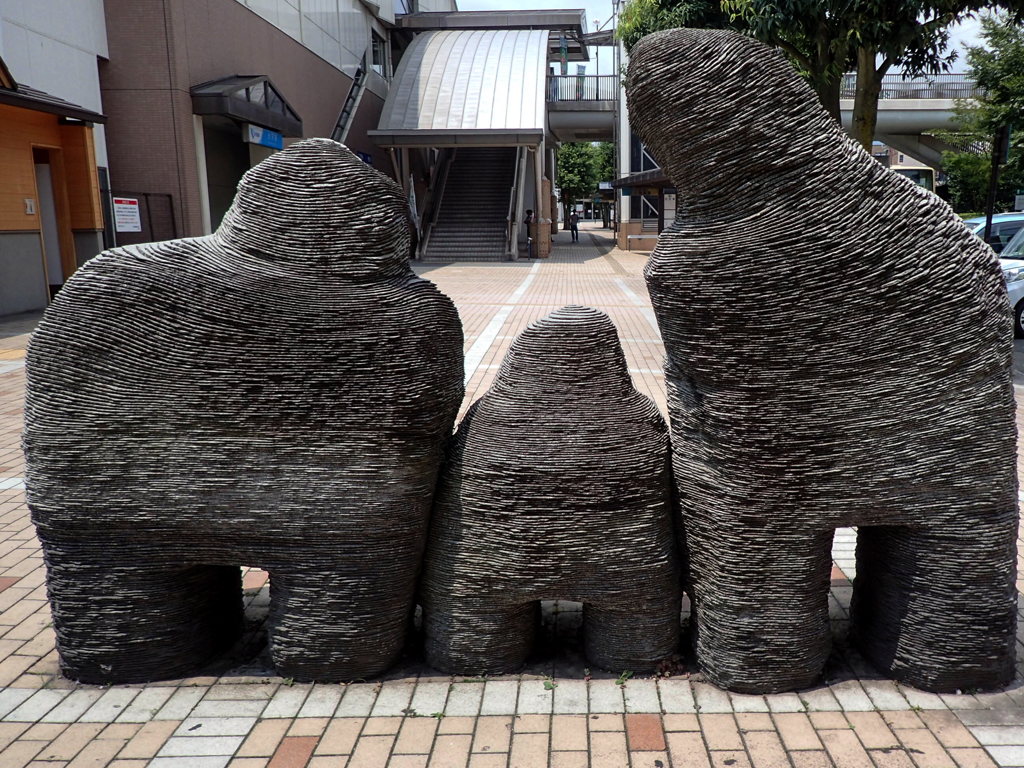 小田急線渋沢駅前
