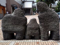 小田急線渋沢駅前