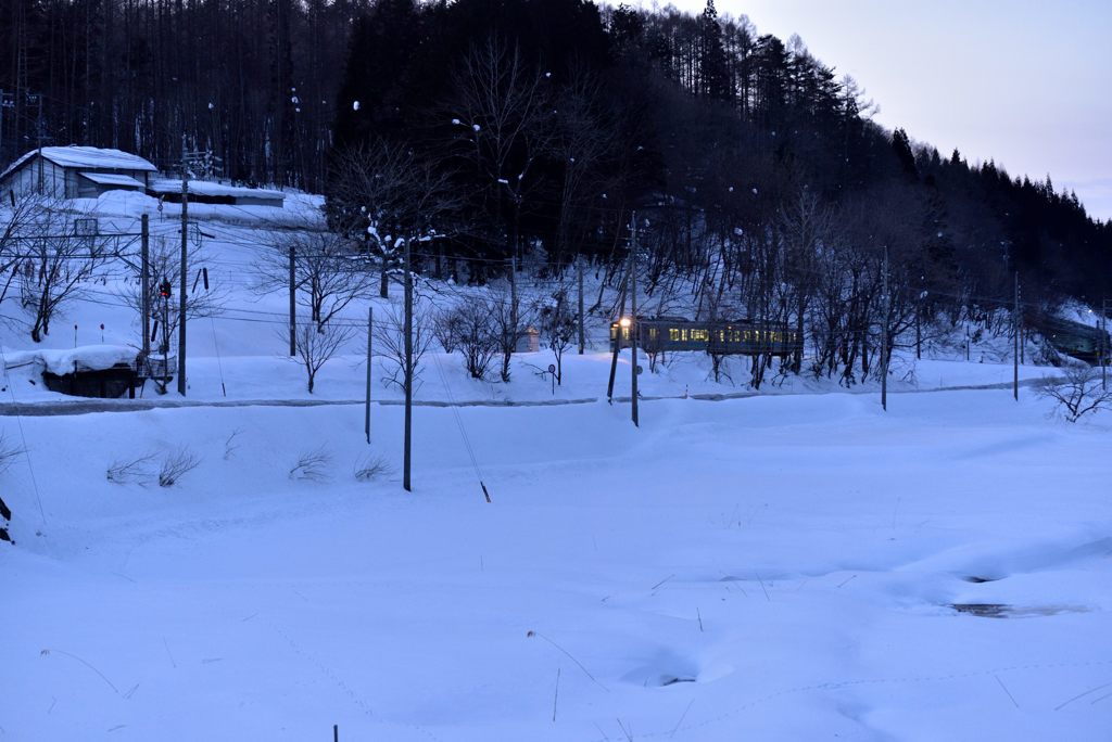 雪国の一番電車