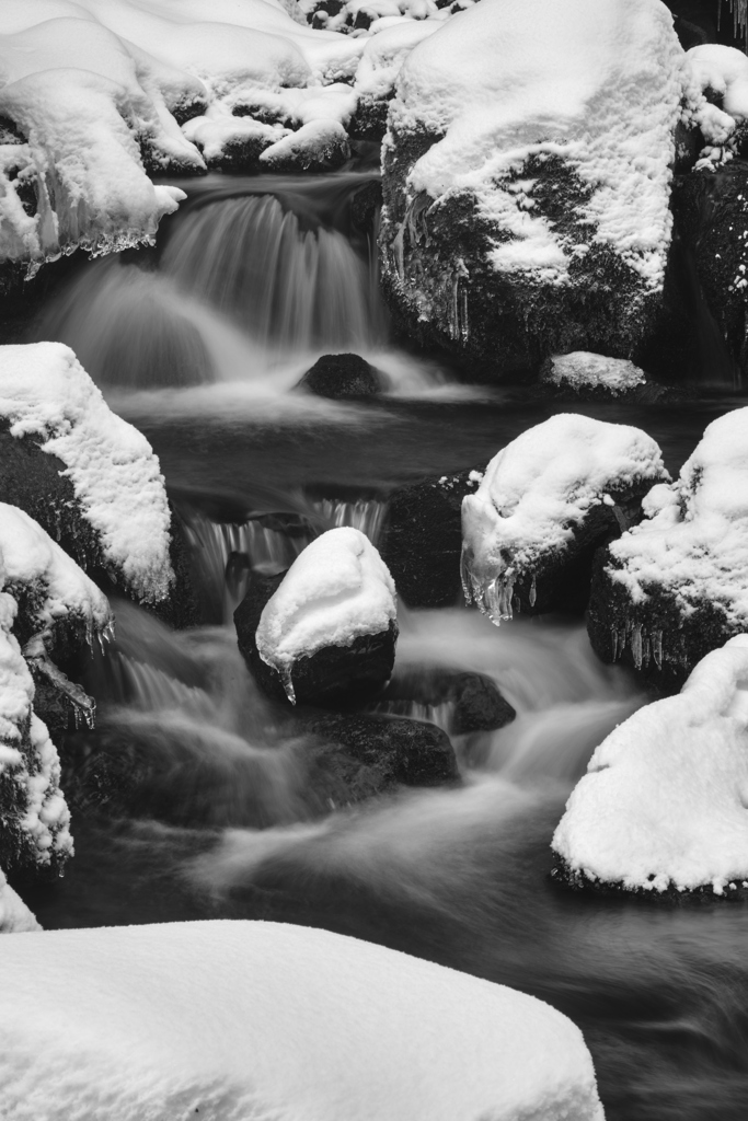冬の渓流