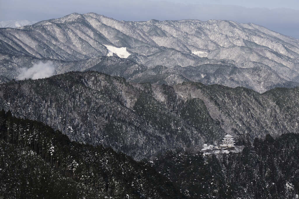 厳冬の山城