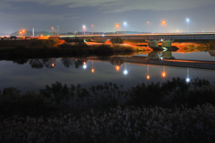 川沿いから見た風景（夜）