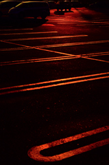 夕暮れの駐車場