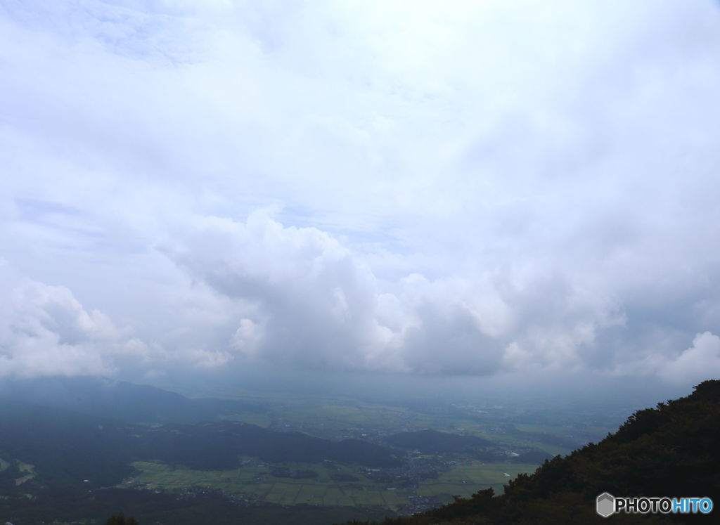 雲の中から