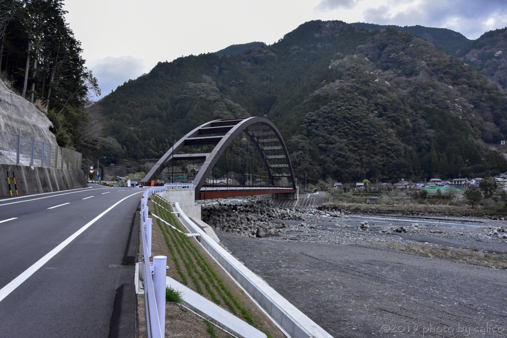 人も川も止めない橋 Ⅰ